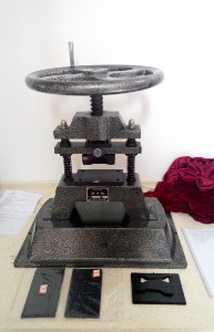 沖片機